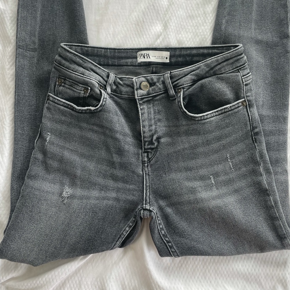 Zara Mid-Rise Frayed Skinny Jean